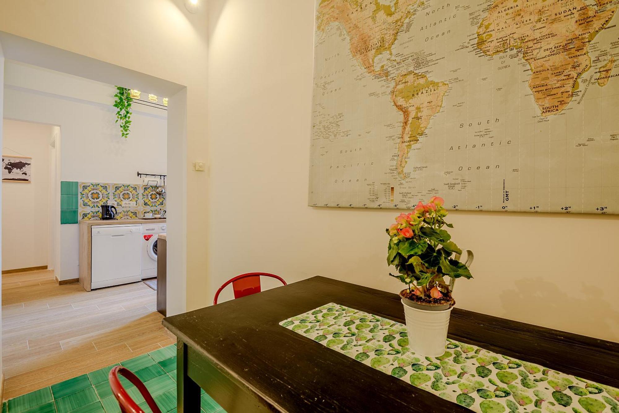 Candia Cento Vatican Museums Apartment *